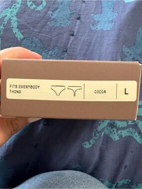 SKIMS Fits Everybody Thong - Cocoa Brown